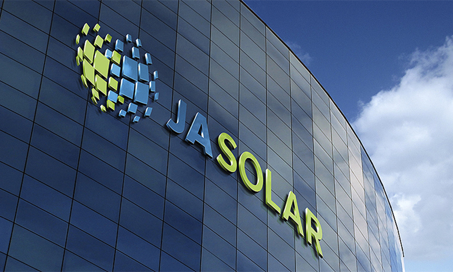 晶澳科技持续扩产重组3年净利增3.